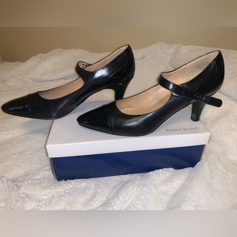 Karen Scott Women's Black Mary Jane Heels